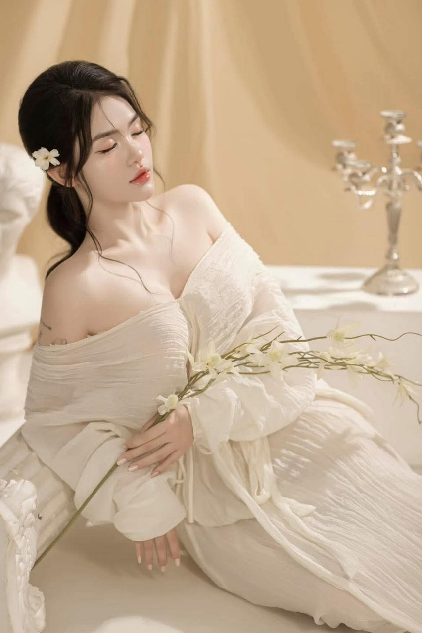Một tháng không quay tay, cậu con trai điên cuồng đụ má đơn thân